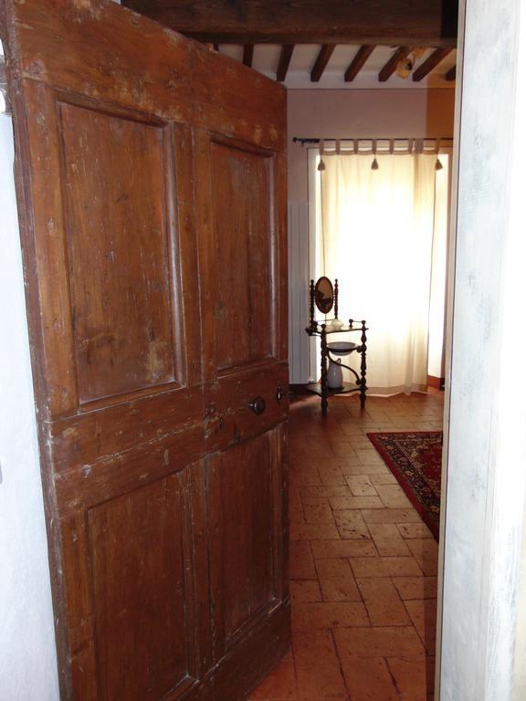 Apartamento Domus Ghibellinae- Fonte Di San Benedetto Cortona Habitación foto
