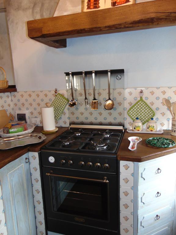 Apartamento Domus Ghibellinae- Fonte Di San Benedetto Cortona Habitación foto