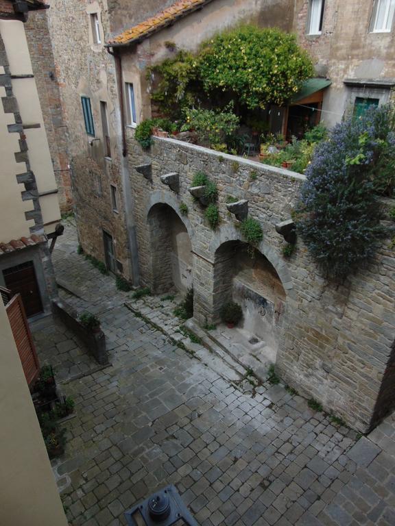 Apartamento Domus Ghibellinae- Fonte Di San Benedetto Cortona Habitación foto