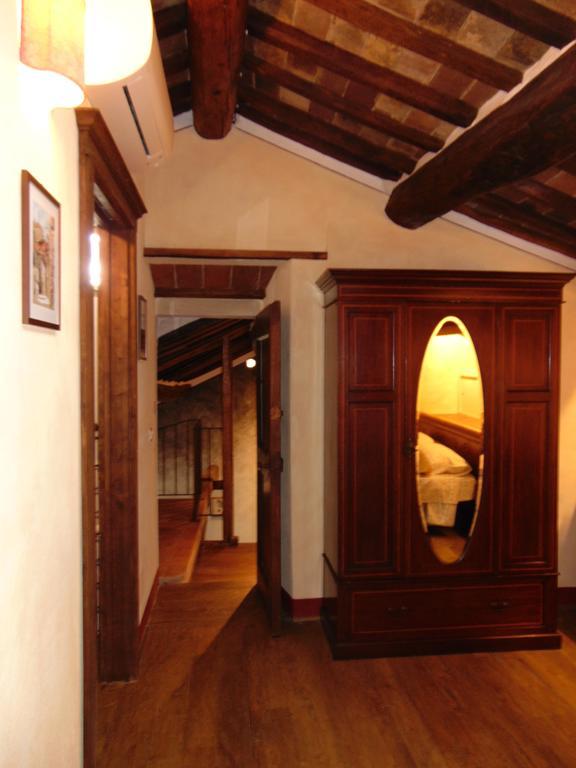 Apartamento Domus Ghibellinae- Fonte Di San Benedetto Cortona Habitación foto