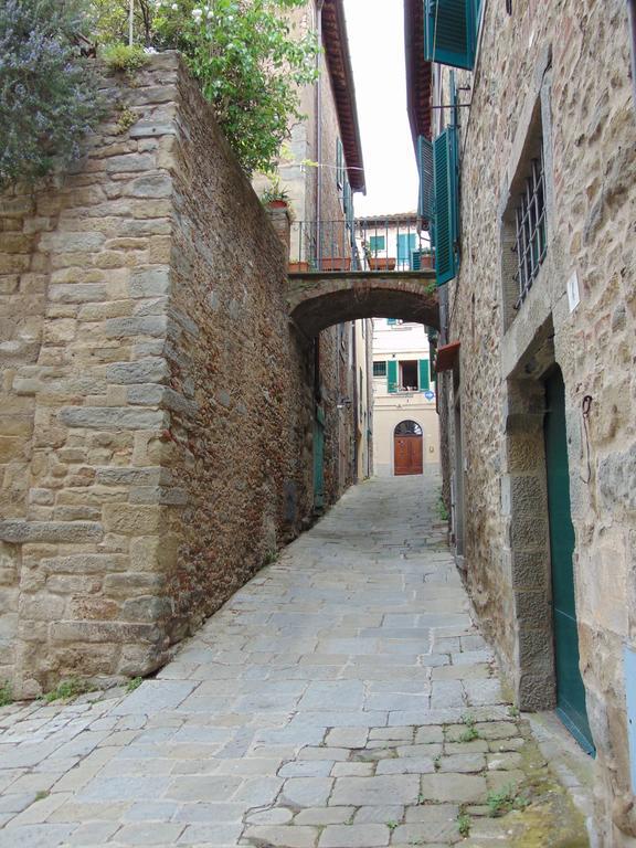 Apartamento Domus Ghibellinae- Fonte Di San Benedetto Cortona Habitación foto