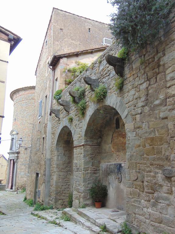 Apartamento Domus Ghibellinae- Fonte Di San Benedetto Cortona Habitación foto