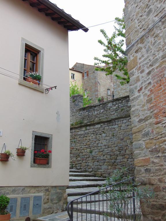 Apartamento Domus Ghibellinae- Fonte Di San Benedetto Cortona Habitación foto