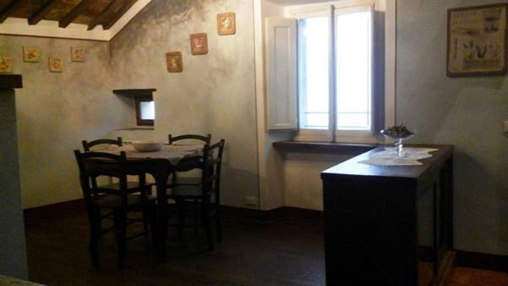 Apartamento Domus Ghibellinae- Fonte Di San Benedetto Cortona Habitación foto